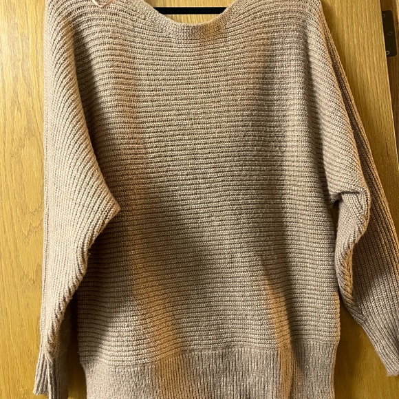 Dynamite Sweater - Picture 1 of 2